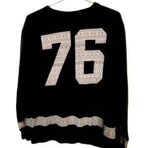 Retro 1991 Brand High End “76” Black & White Streetwear Sweatshirt Women’s M